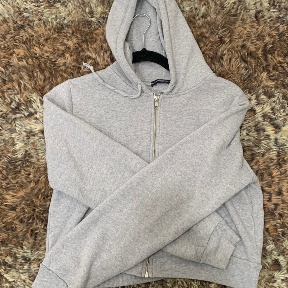 ‼️BRANDY MELVILLE GREY CROPPED ZIP UP‼️
